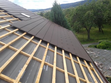 Rekonstrukce střechy krytinou Betonpres exclusiv – před